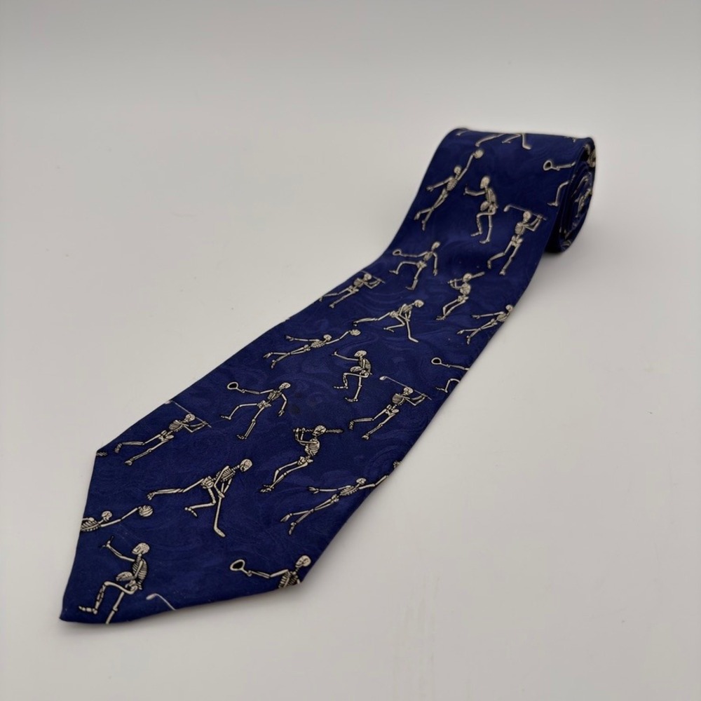 Cambridge Classics Mens Navy Silk Tie Sports Skeletons‎ Golf Hockey Novelty 4"W